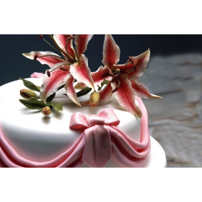 White Pettinice Icing